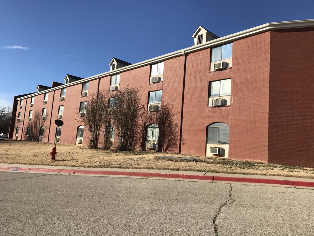 Highland Ridge Apartment Apartments 1300 E Ayers St, Edmond, OK