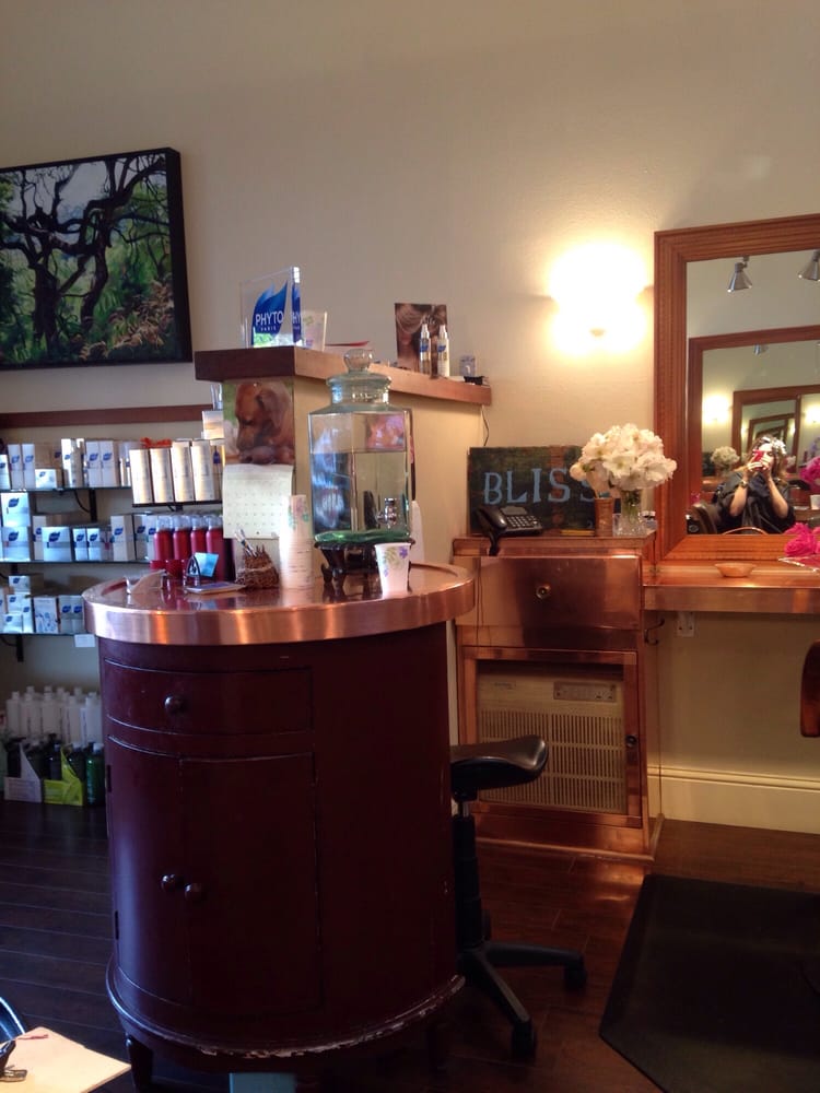Circle Salon