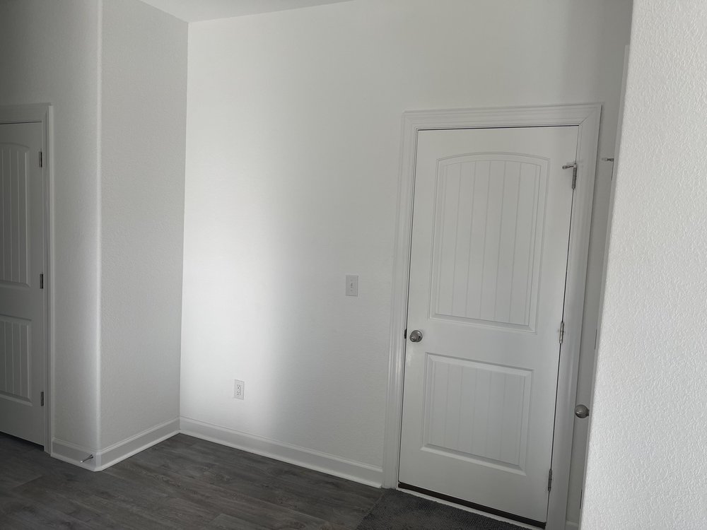 Flanny’s Farmhouse Furniture