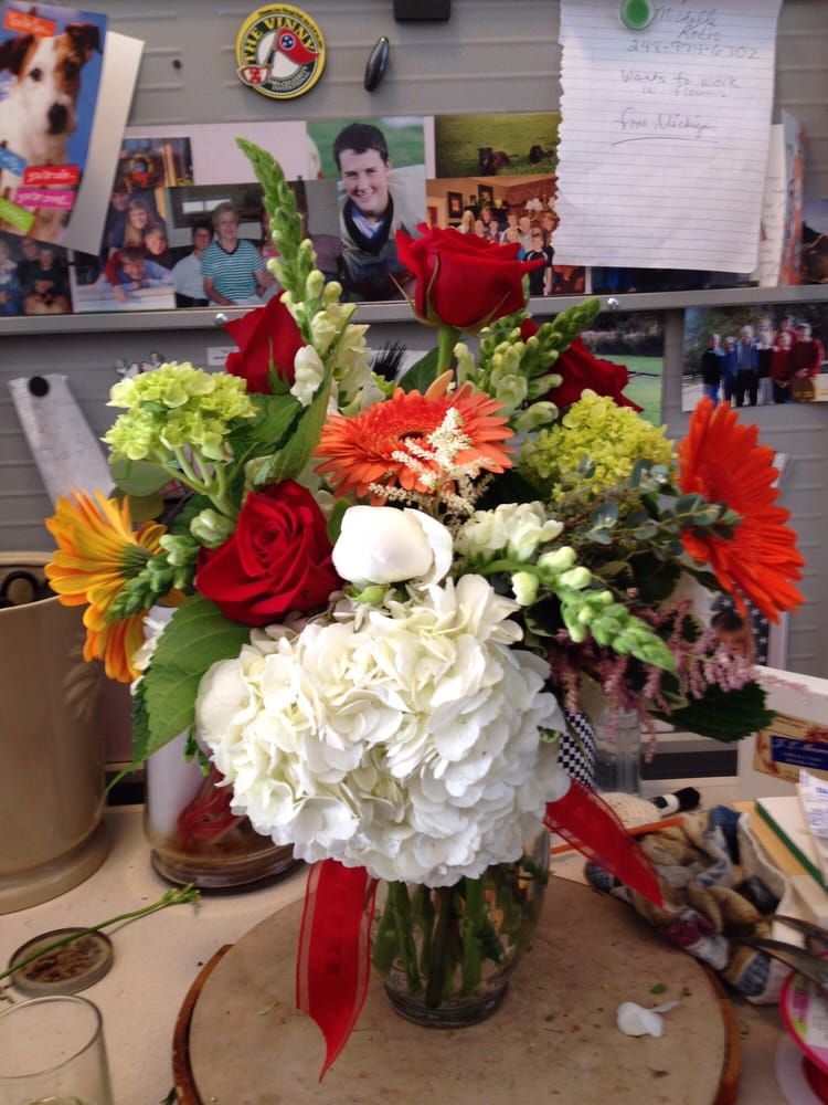 Cheryl's Flowers Franklin Tn Sumner + Brian Elegant Backyard Wedding