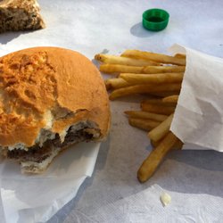 The Patio Salad 2650 S John Williams Way E Maple Ridge Tulsa Photo Of The Patio Tulsa Ok United States Cheeseburger On A Gluten