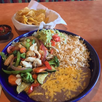Mazatlan Mexican Restaurant 112 Photos 102 Reviews Seafood Photo Of Mazatlan Mexican Restaurant Everett Wa United States Carnitas De Pollo