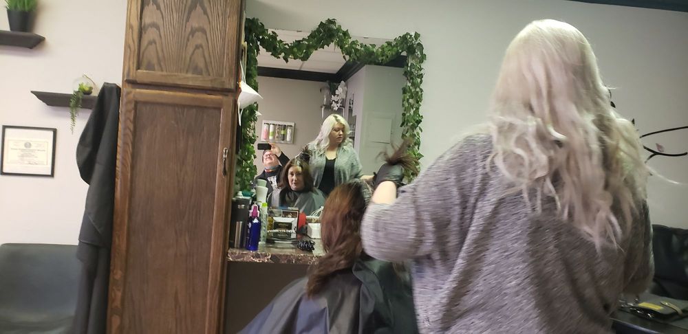 Stranded Salon