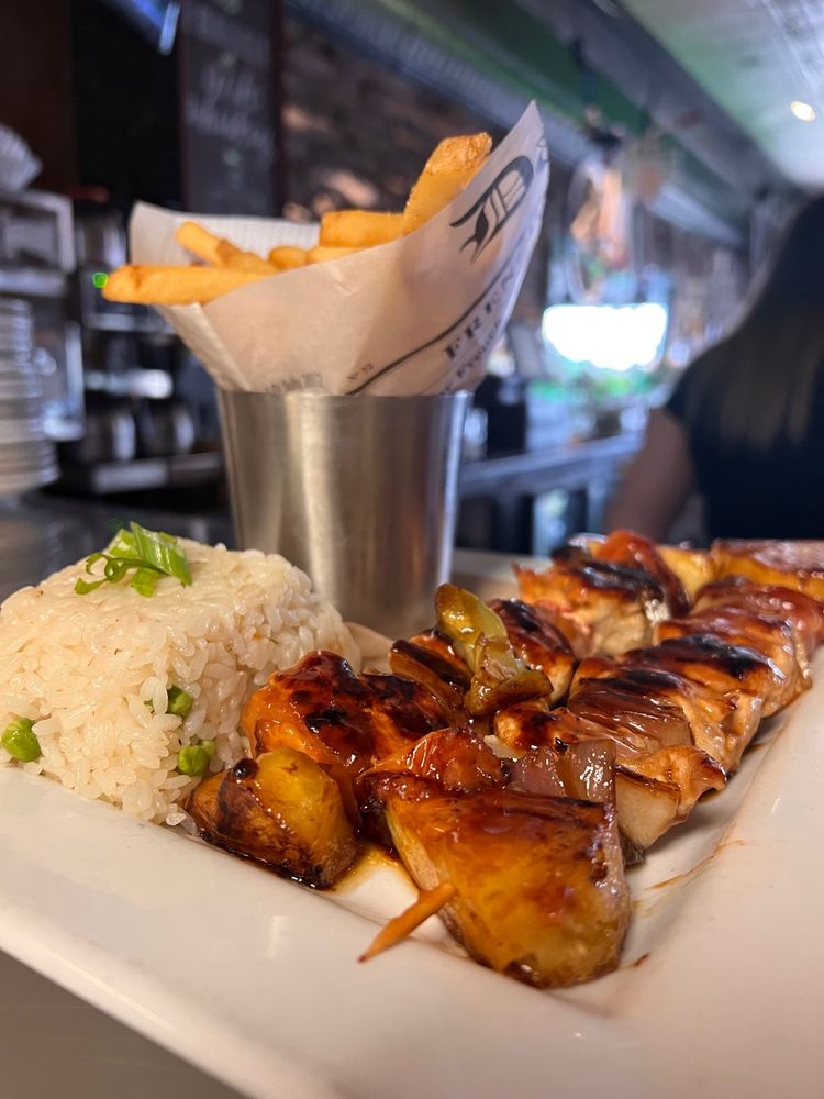 Hennessey's Tavern Hennessey's Tavern