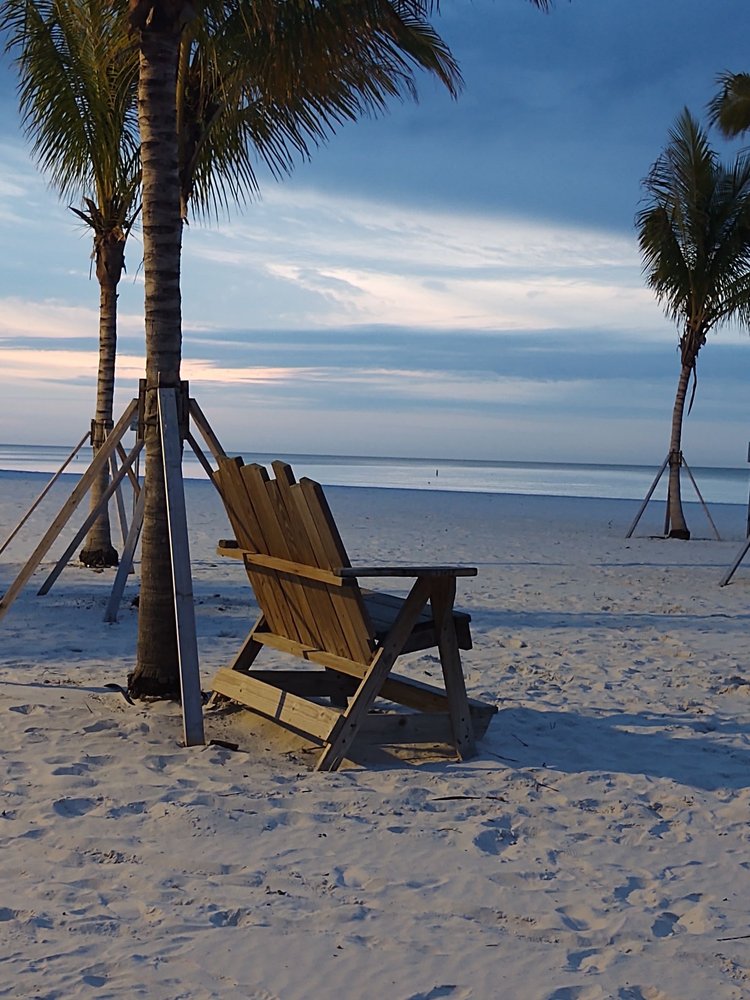 Undertow Beach Bar