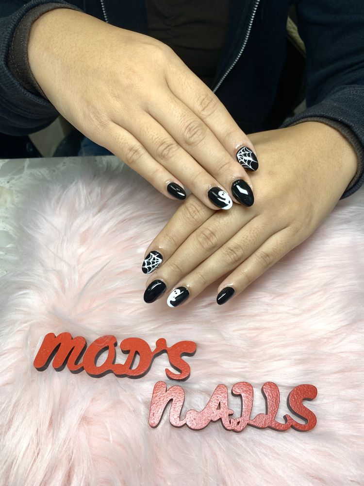 Mod's Nails