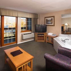 Lakeside Lodge And Suites 46 Photos 45 Reviews Hotels 2312 W Photo Of Lakeside Lodge And Suites Chelan Wa United States King Whirlpool