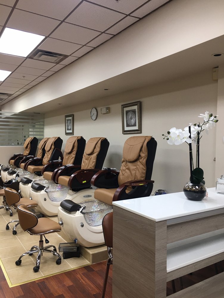 Happy Beauty Salon 11 Photos & 16 Reviews Nail Salons 215 Glen