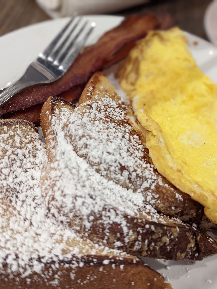 Famous Toastery Uptown