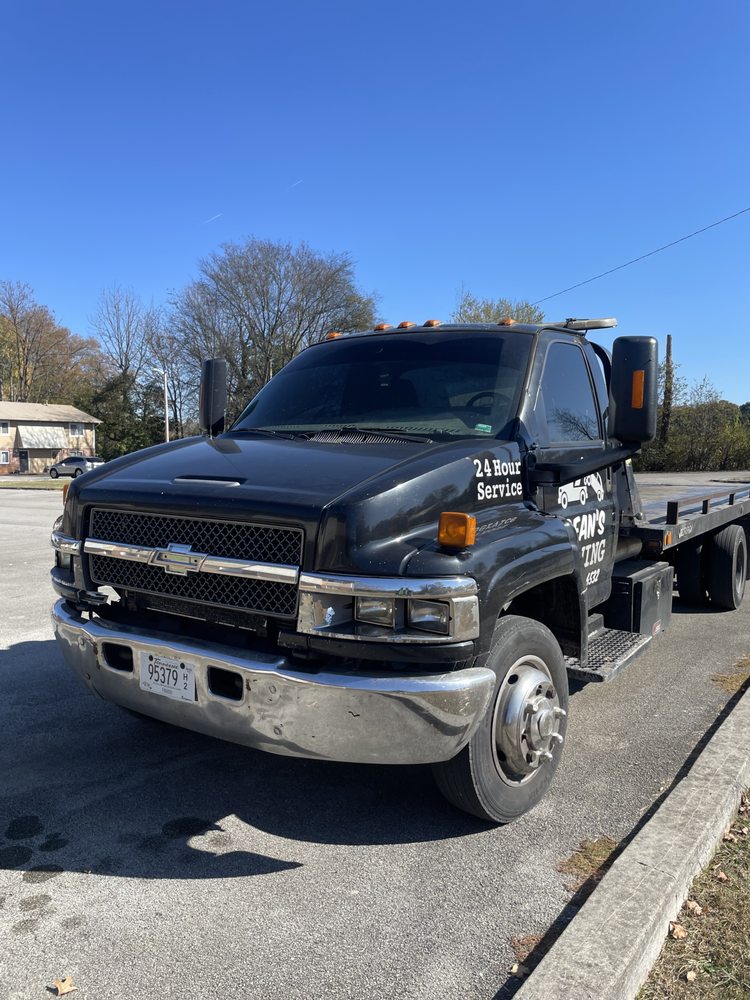 Dean’s Towing