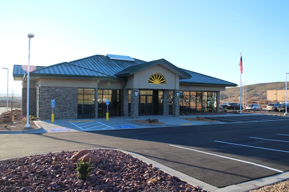 Goldenwest Credit Union Banks & Credit Unions 2122 E Riverside Dr