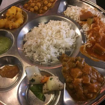 Banana Leaf Restaurant 58 Photos 246 Reviews Indian 816 Photo Of Banana Leaf Restaurant Columbus Oh United States Some Buffet Items