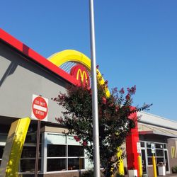 Mcdonalds Restaurants Closed 17 Reviews 7053 Photo Of Mcdonalds Restaurants Hanover Md United States Outside Arundel Mills