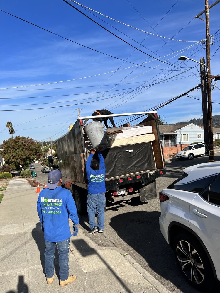 Manzanita's Hauling And Junk Removal