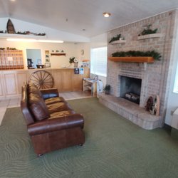 Horseshoe Mountain Lodge Restaurant 14 Photos Hotels 850 S Photo Of Horseshoe Mountain Lodge Restaurant Mount Pleasant Ut United States