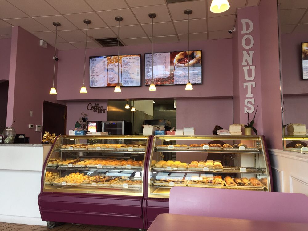 The Donut House 24 Photos & 34 Reviews Donuts 13803 Independence