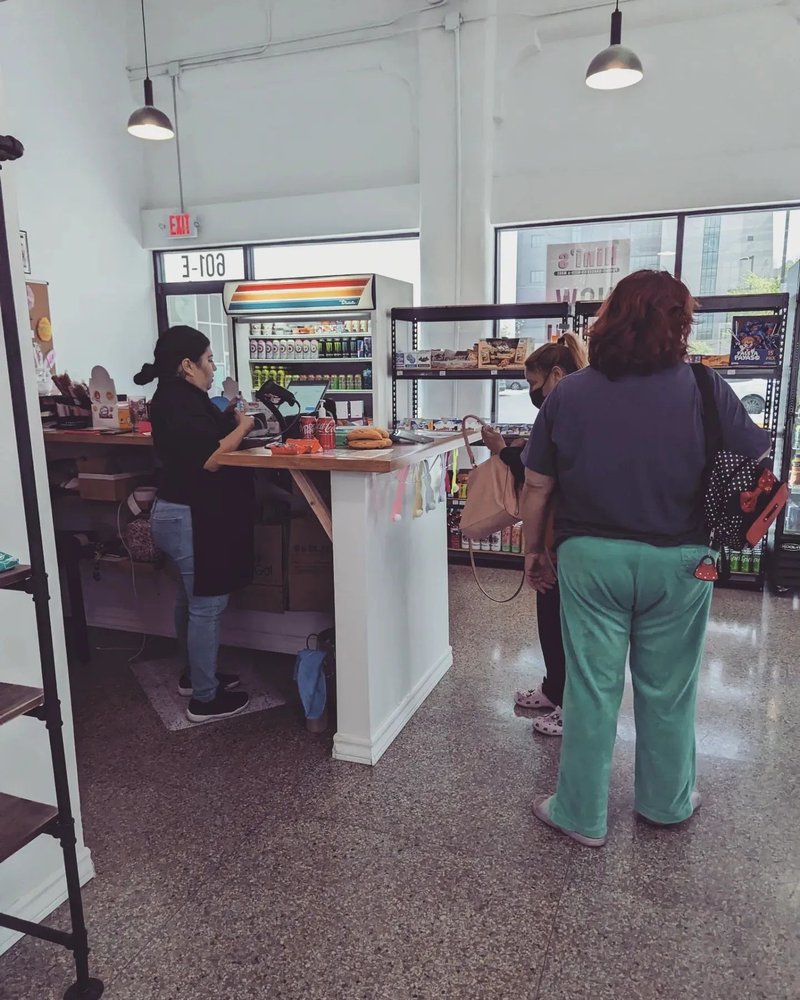 Nini's Bodega