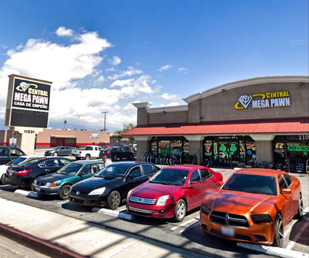 Central Mega Pawn