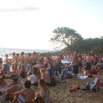 Little Beach Maui 73 Photos 70 Reviews Beaches Makena Rd Photo Of Little Beach Maui Makena Hi United States Sunday Funday