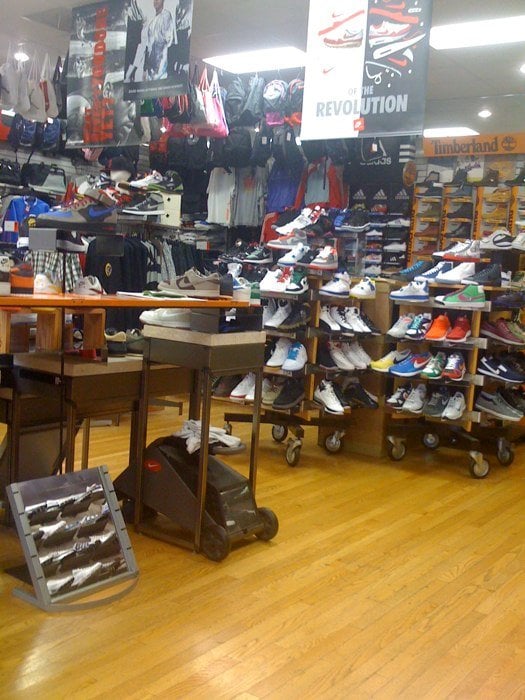 P & J Footwear 14 Reviews Shoe Stores 1627 W Howard St, Rogers Park, Chicago, IL Phone