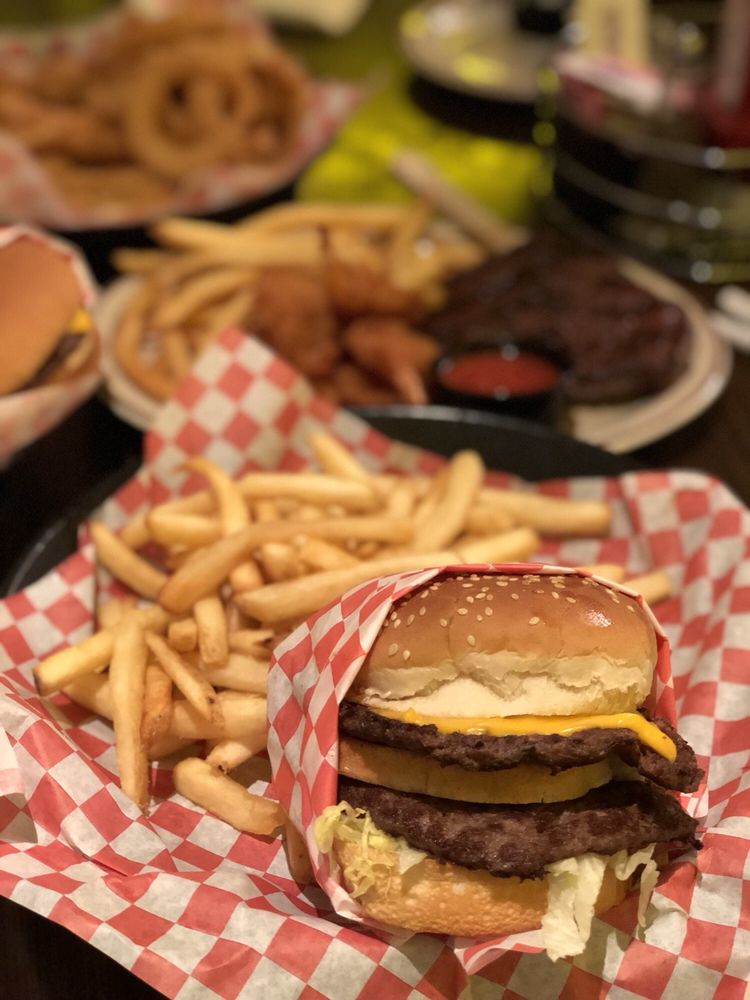 Bob's Big Boy Broiler