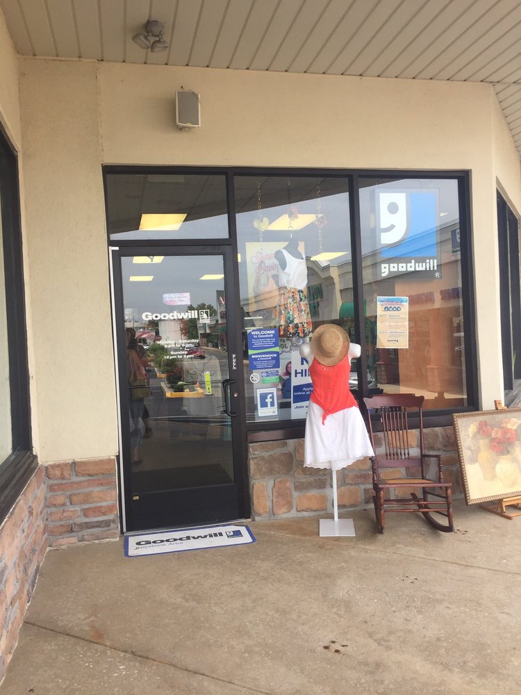 Goodwill Boutique & Donation Center 11 Photos Thrift Stores 235