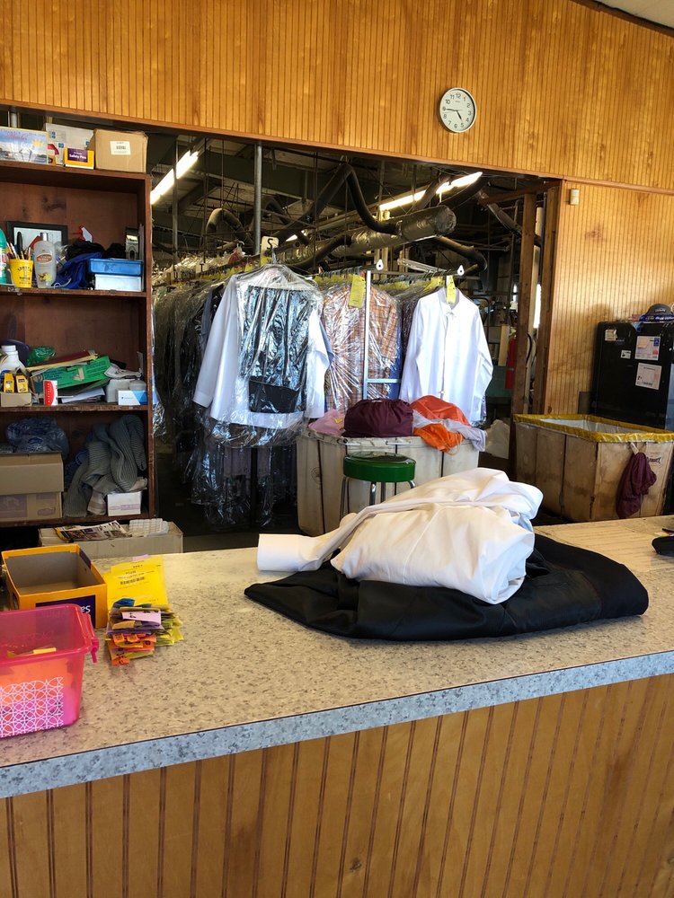 Colonial Cleaners & Laundromat