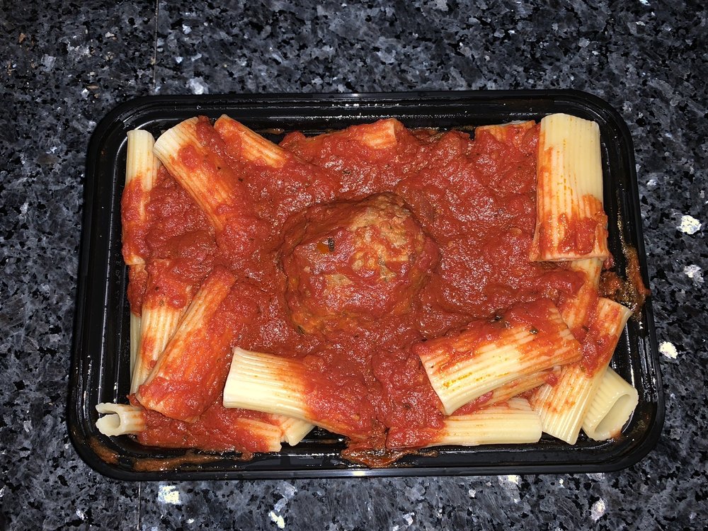 Capone's Restaurant & Lounge