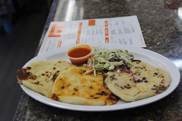 Bendicion De Dios Restaurante & Pupuseria