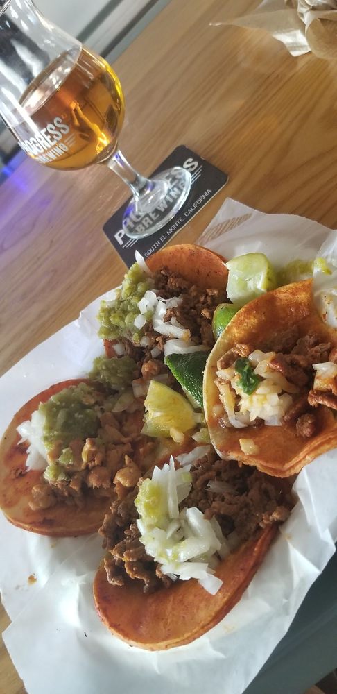 Tacos La Bomba
