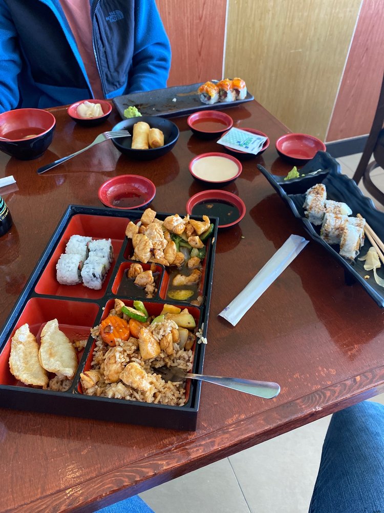 Konnichiwa Bento, Sushi & Grill