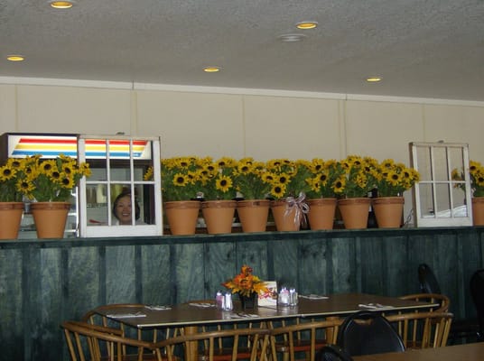 Hungry Traveler Restaurant Closed American New 10150 Leonard Photo Of Hungry Traveler Restaurant Henryetta Ok United States Cheery Interior Decor