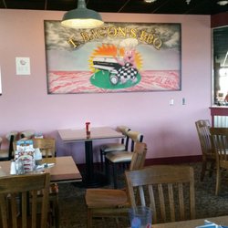 T Bacon S Bbq 62 Photos 69 Reviews Barbeque 3120 Packerland Photo Of T Bacon S Bbq Ashwaubenon Wi United States Piggy