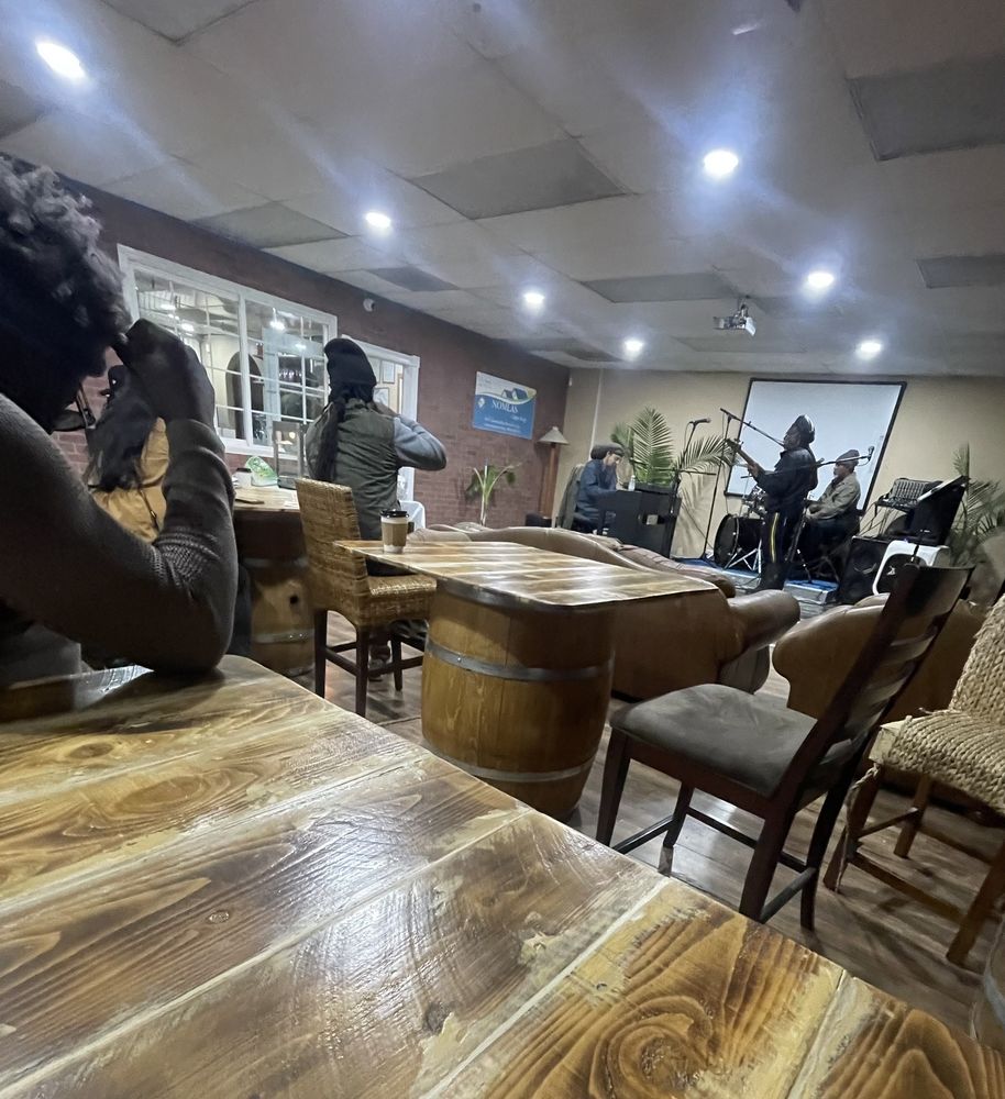 Nomlas Cafe