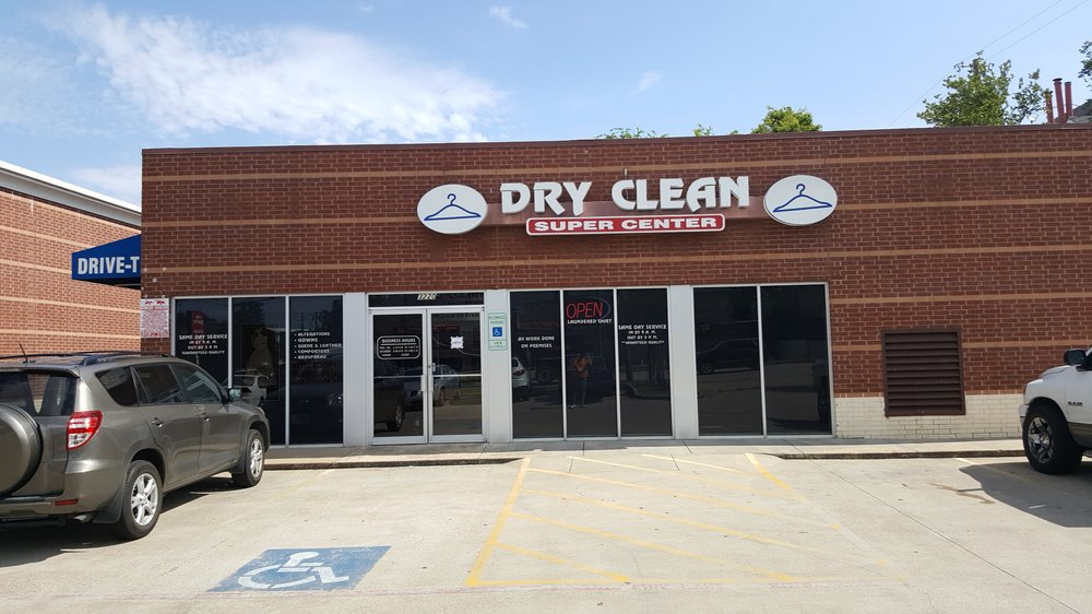 Deluxe Dry Cleaners Dry Cleaning 15050 Fairfield Village Square Dr