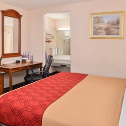 Econo Lodge 43 Photos Hotels 301 S Black Horse Pk Bellmawr Photo Of Econo Lodge Bellmawr Nj United States King Bed With Desk
