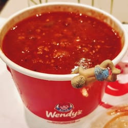 wendys 25 photos 48 reviews fast food 85 nassau st wendy s family size chili
