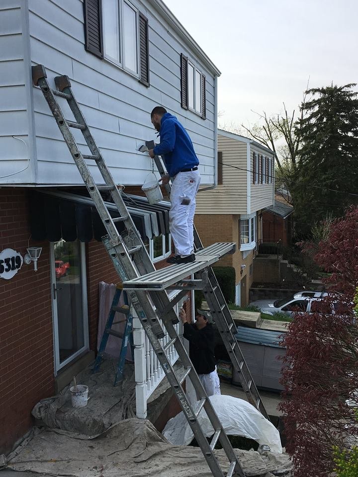 D L Richie Paint & Decorating Center