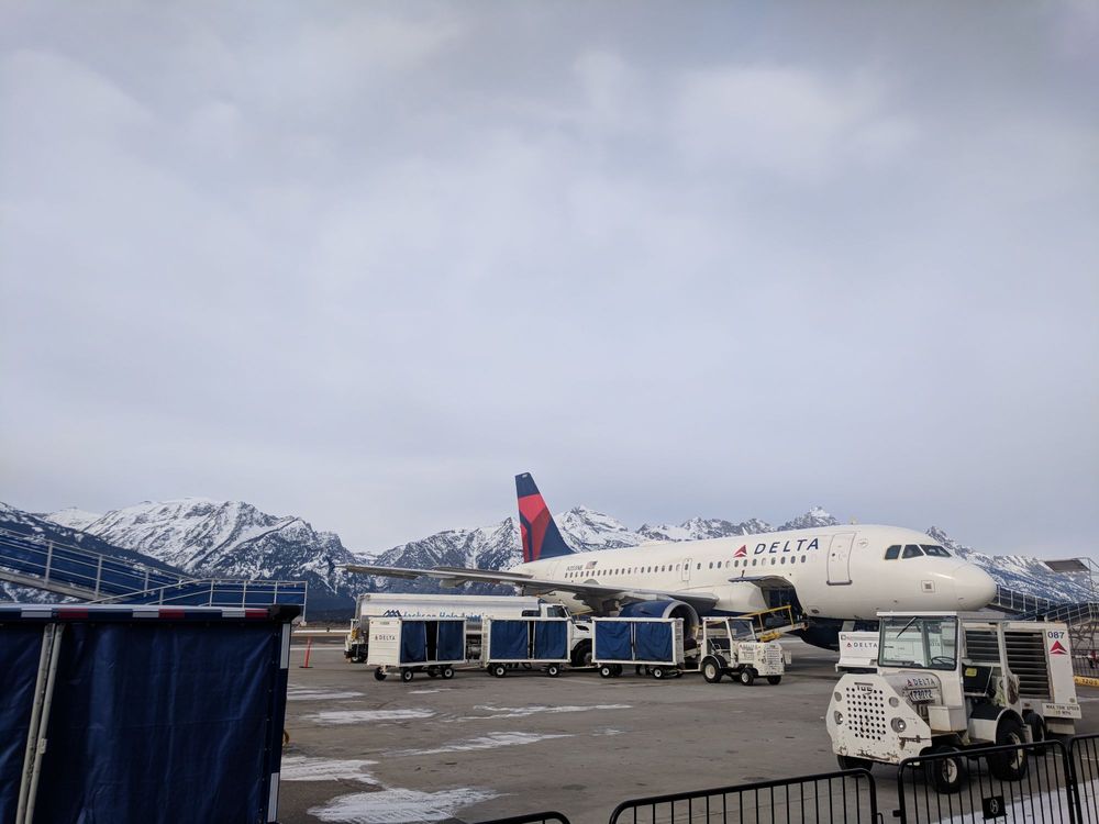 Jackson Hole Airport JAC 108 Photos & 84 Reviews Airports 1250