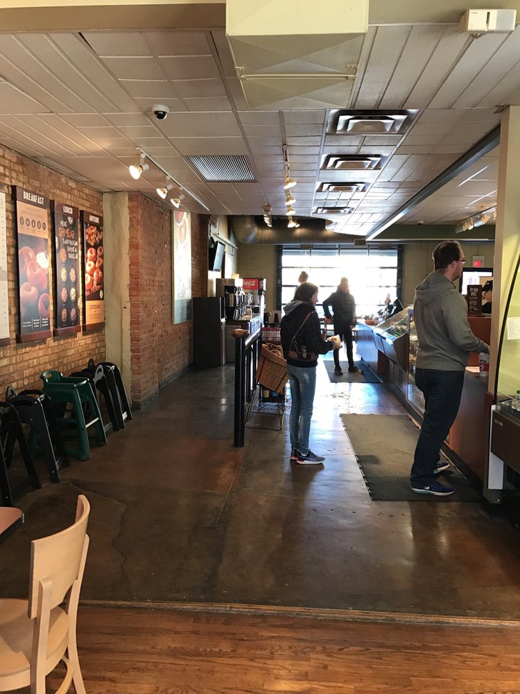 Einstein Brothers Bagels 28 Reviews Bagels 22 W Jackson Ave