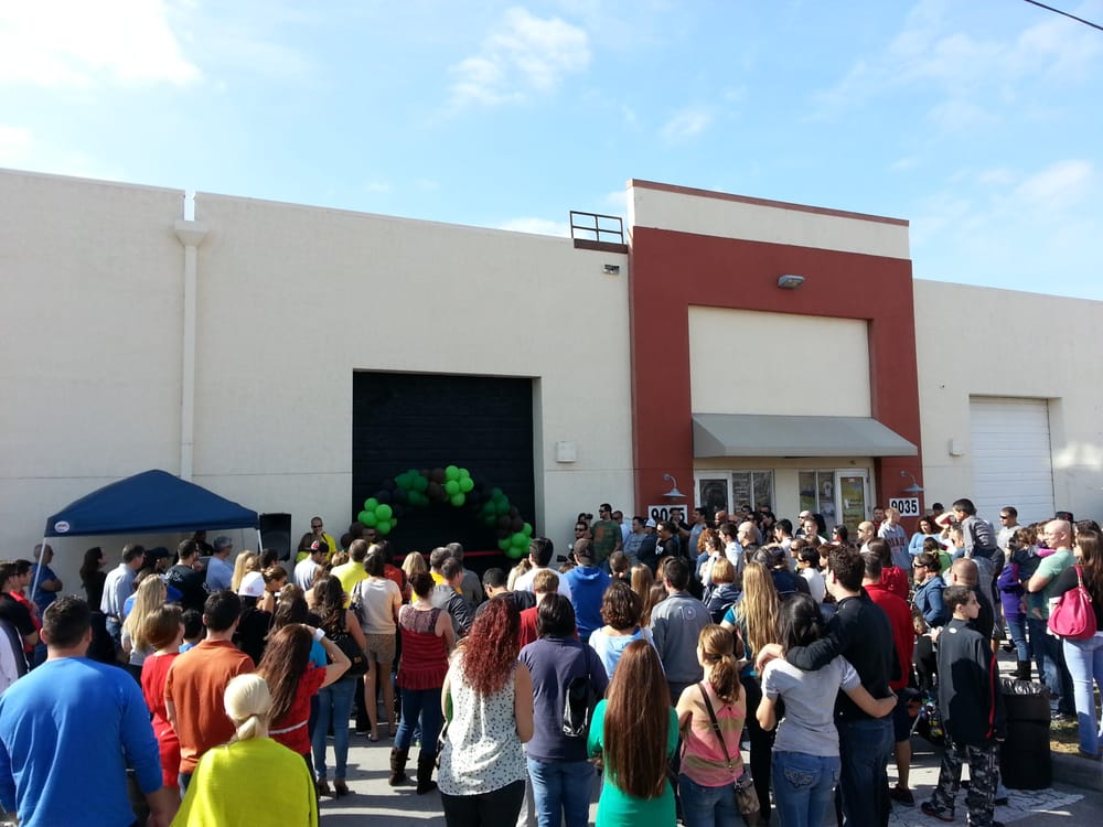 Go Run Kendall Store 32 Photos & 64 Reviews Shoe Stores 11650 N