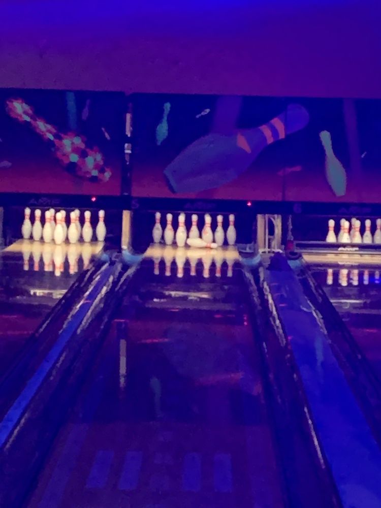 Fantasy Lanes Bowling Center