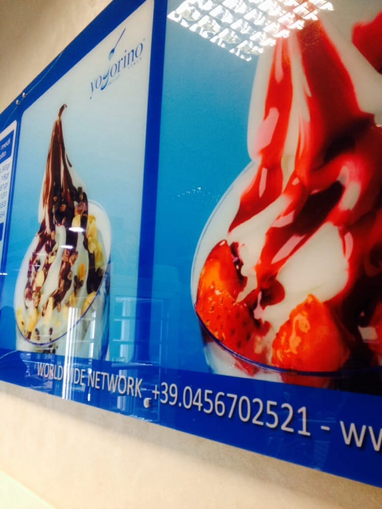 Yogorino ice cream & frozen yogurt viale minieri lato terme ... Tavolino con sedie frozen
