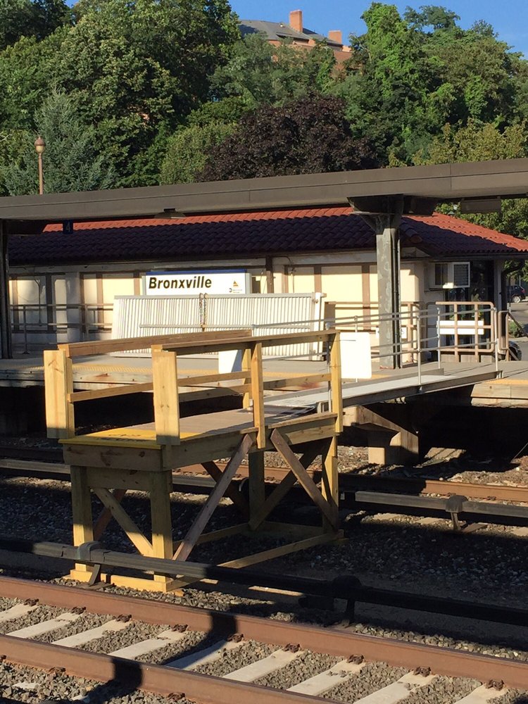MTA Metro North Station - Bronxville