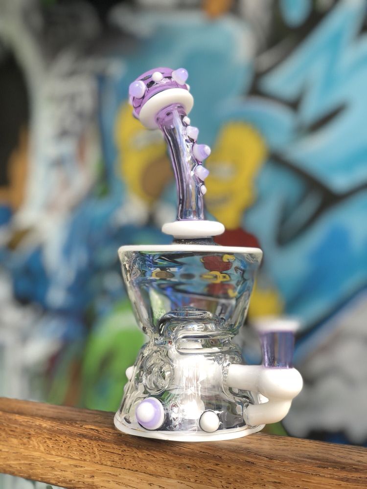 Bongs & Thongs 52 Photos & 12 Reviews Vape Shops 119 W Liberty St