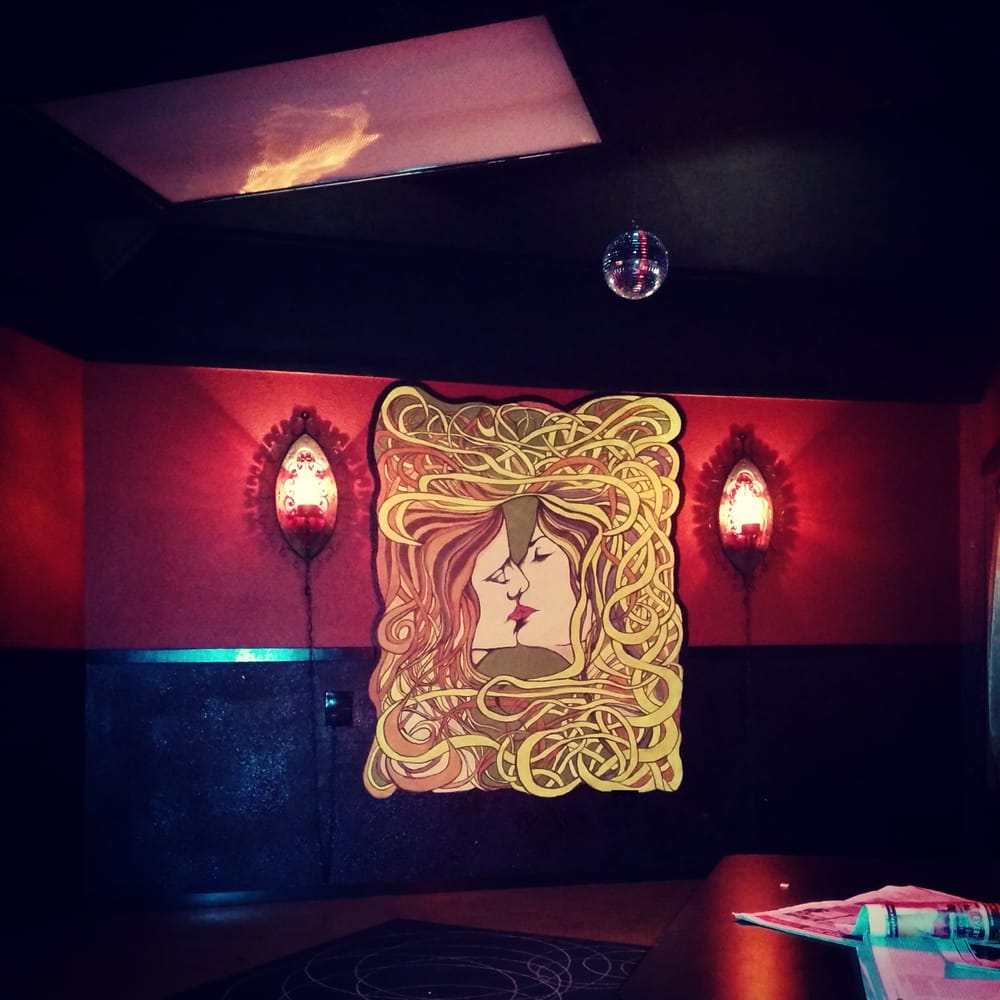 Gemini Lounge CLOSED 40 Photos & 81 Reviews Lounges 6526 SE