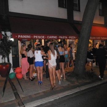 Fellinis Cafe - CLOSED - 60 Reviews - Italian - 31 E ...