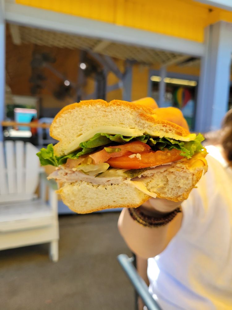 Vineburg Deli