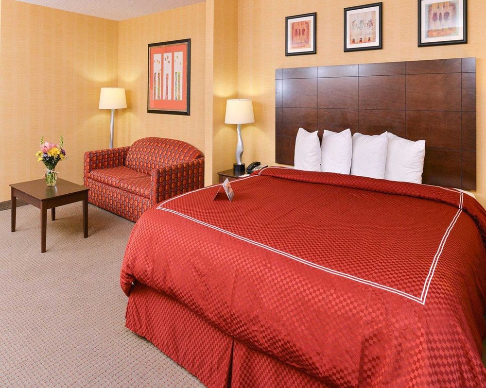 Quality Suites 44 Photos & 18 Reviews Hotels 1500 South Ave, Stratford, CT Phone Number