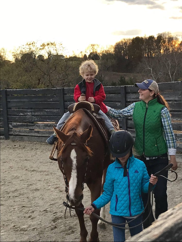 Red Horse Training Horseback Riding 4700 Routt Rd, Louisville, KY